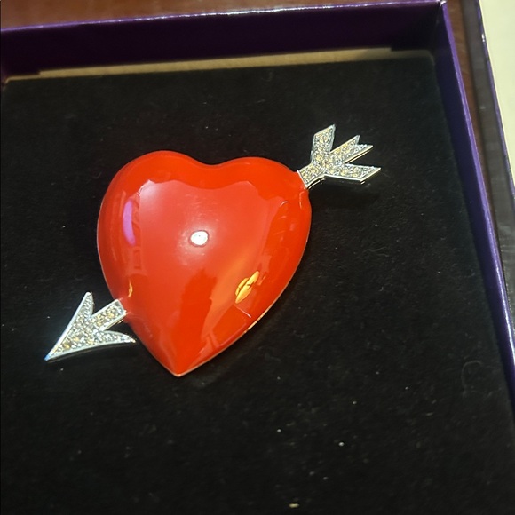 Bob Mackie Red Heart Brooch, Silver tone Arrow about 2.5 in tall, 2.5 in wide - Picture 4 of 7